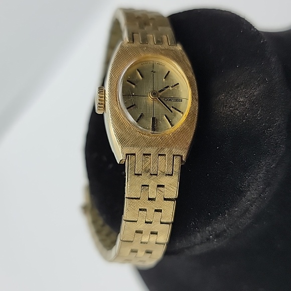 Seiko Ladies Watch October 1981 - Picture 6 of 8